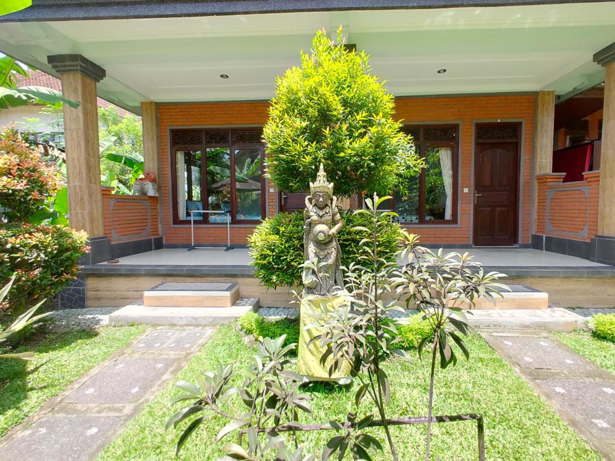 Rizky Guesthouse Ubud  Exterior photo