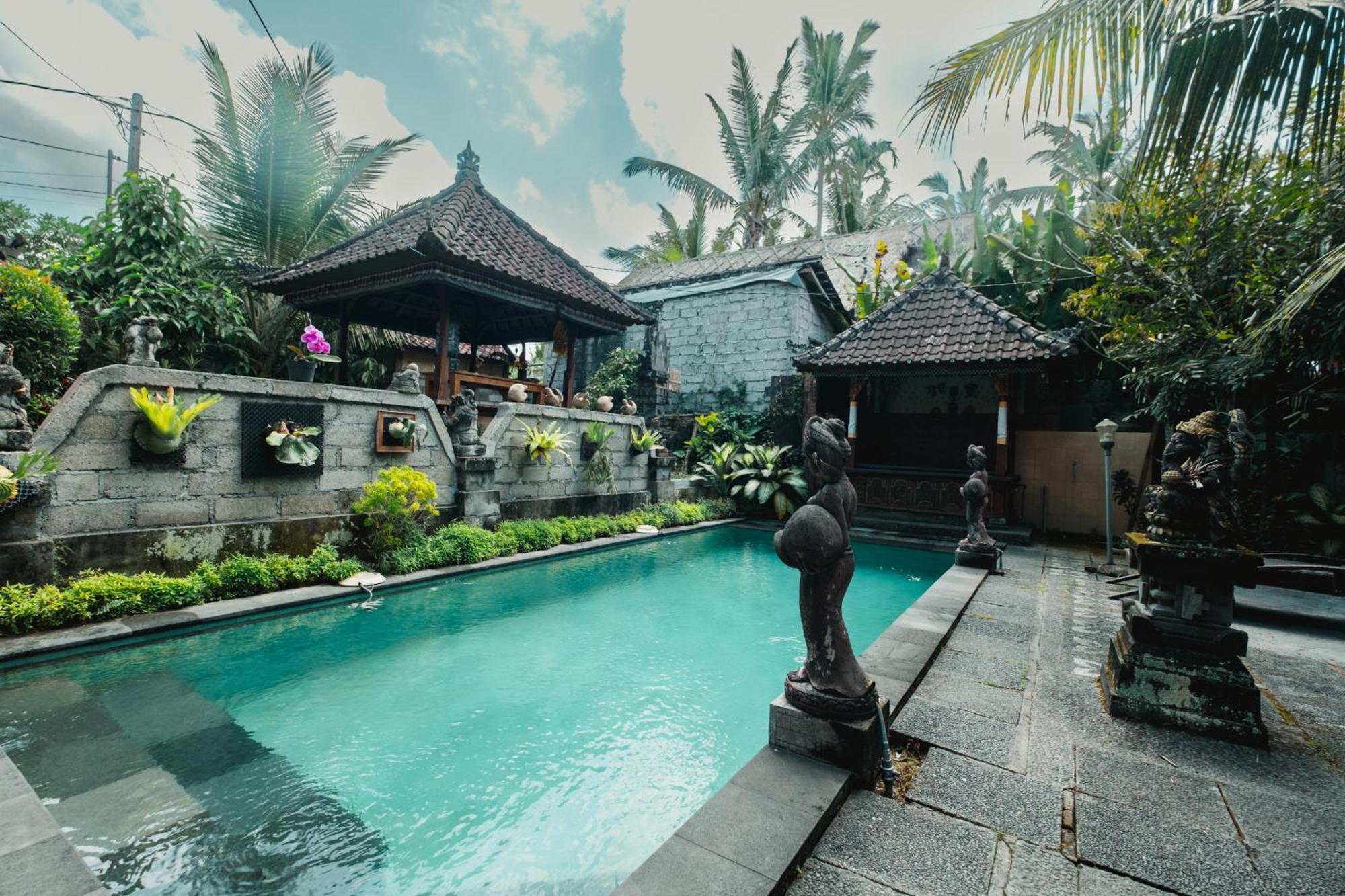 Rizky Guesthouse Ubud  Exterior photo